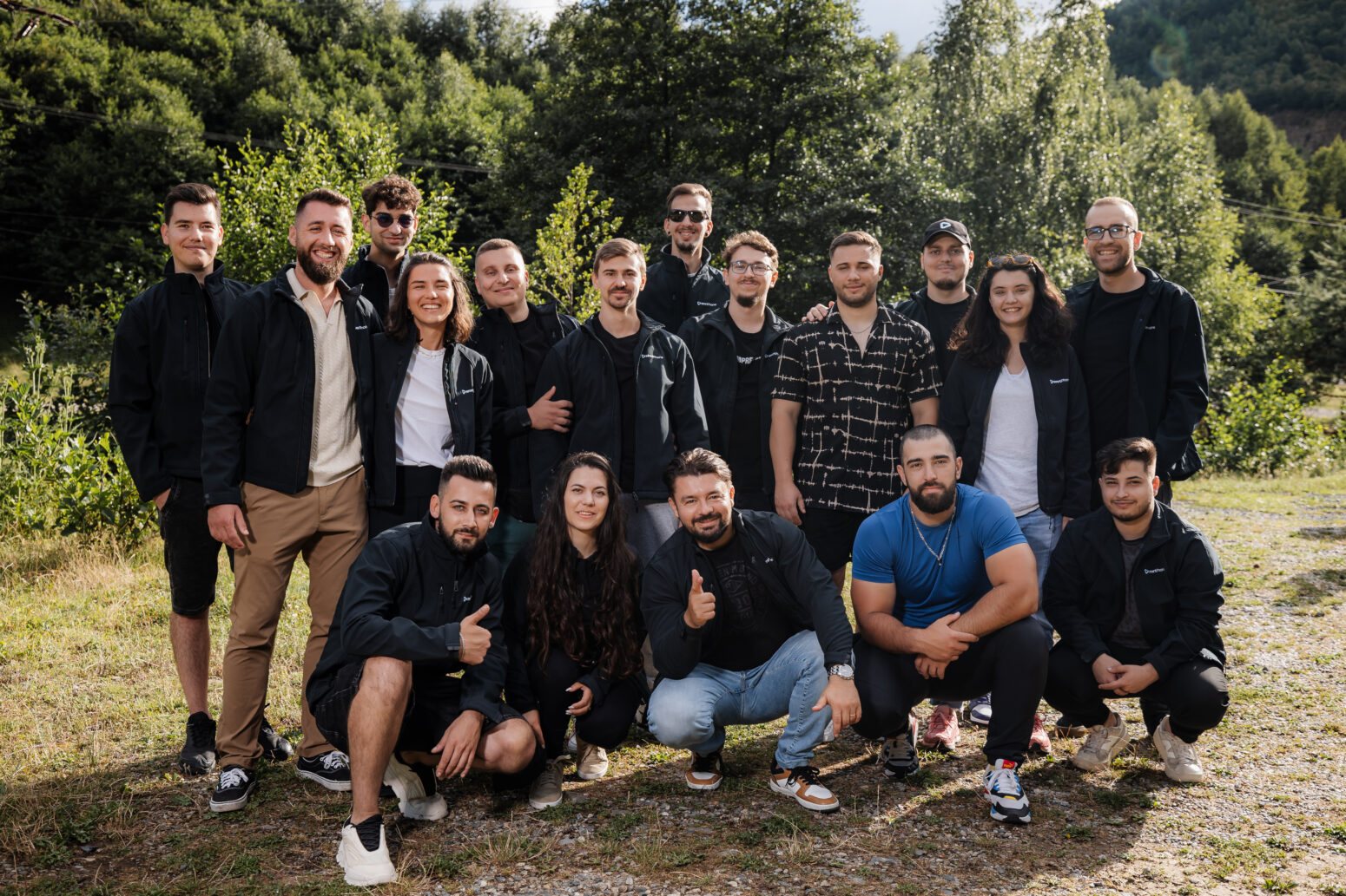 group-photo-support-team